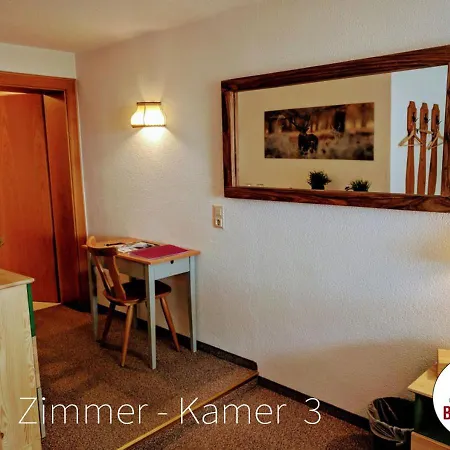 לינה וארוחת בוקר Gaestehaus Branders 3*